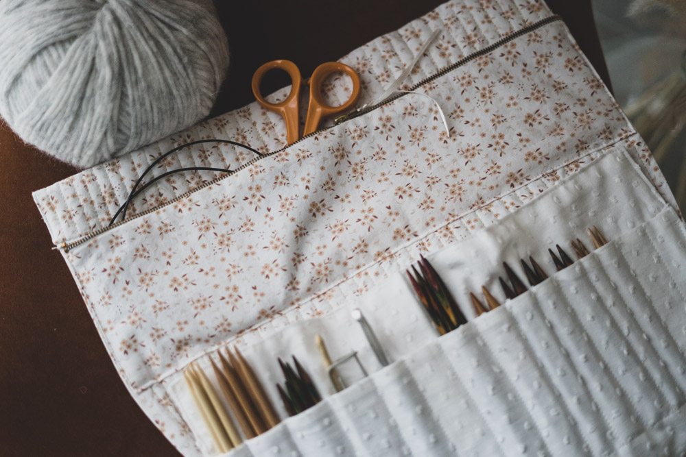 TUTO COUTURE : Coudre une trousse à aiguilles à tricoter - Un Matin en  Ville - Blog Couture et DIY
