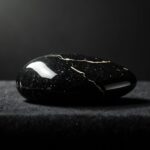 L’onyx noir : la pierre intemporelle qui s’adapte à toutes les modes